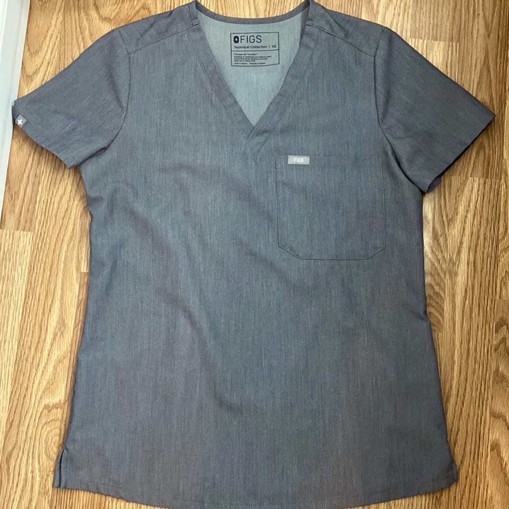 LAST DAY TO ORDER! Figs Size XS graphite gray top